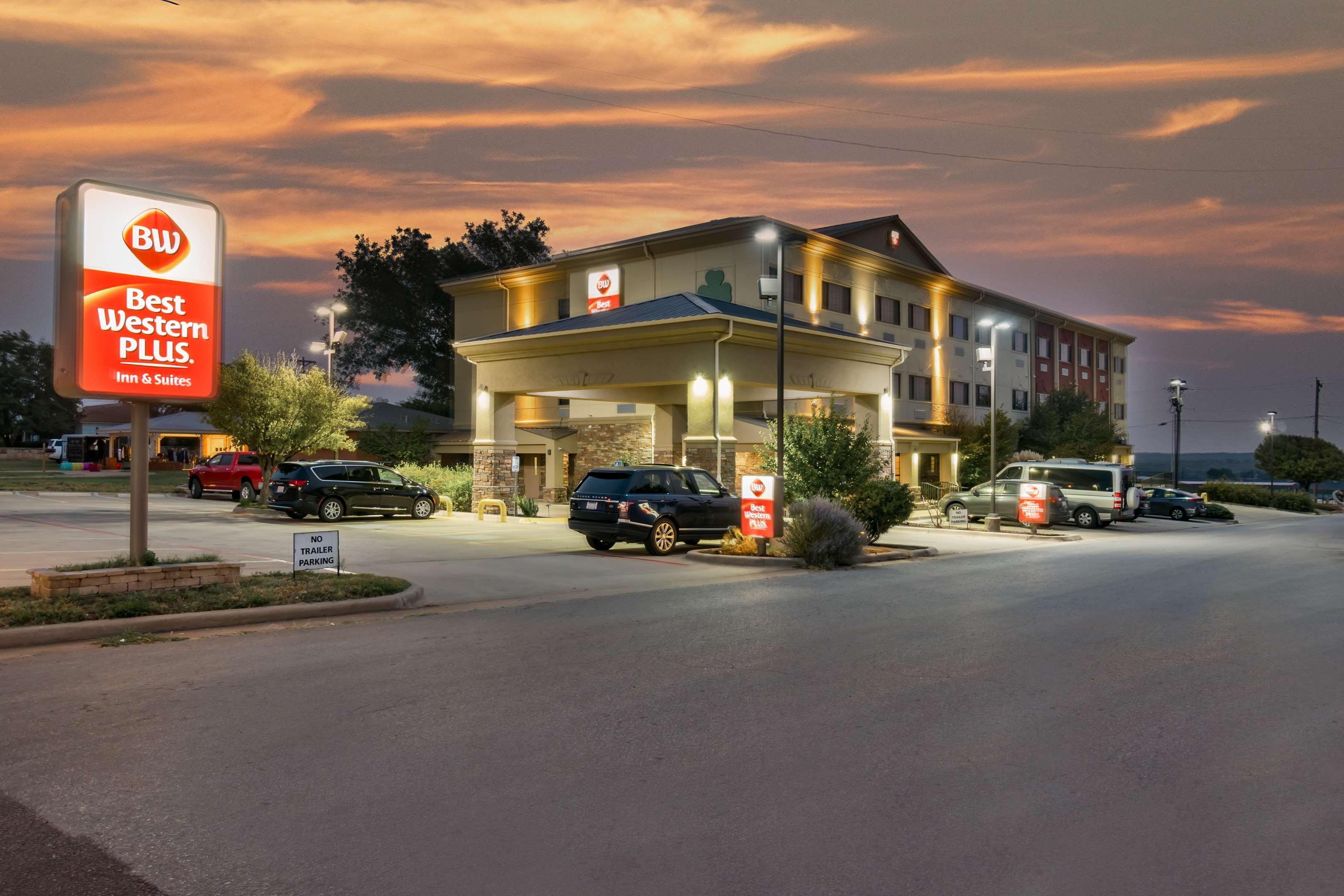 Best Western Plus Shamrock Inn & Suites מראה חיצוני תמונה