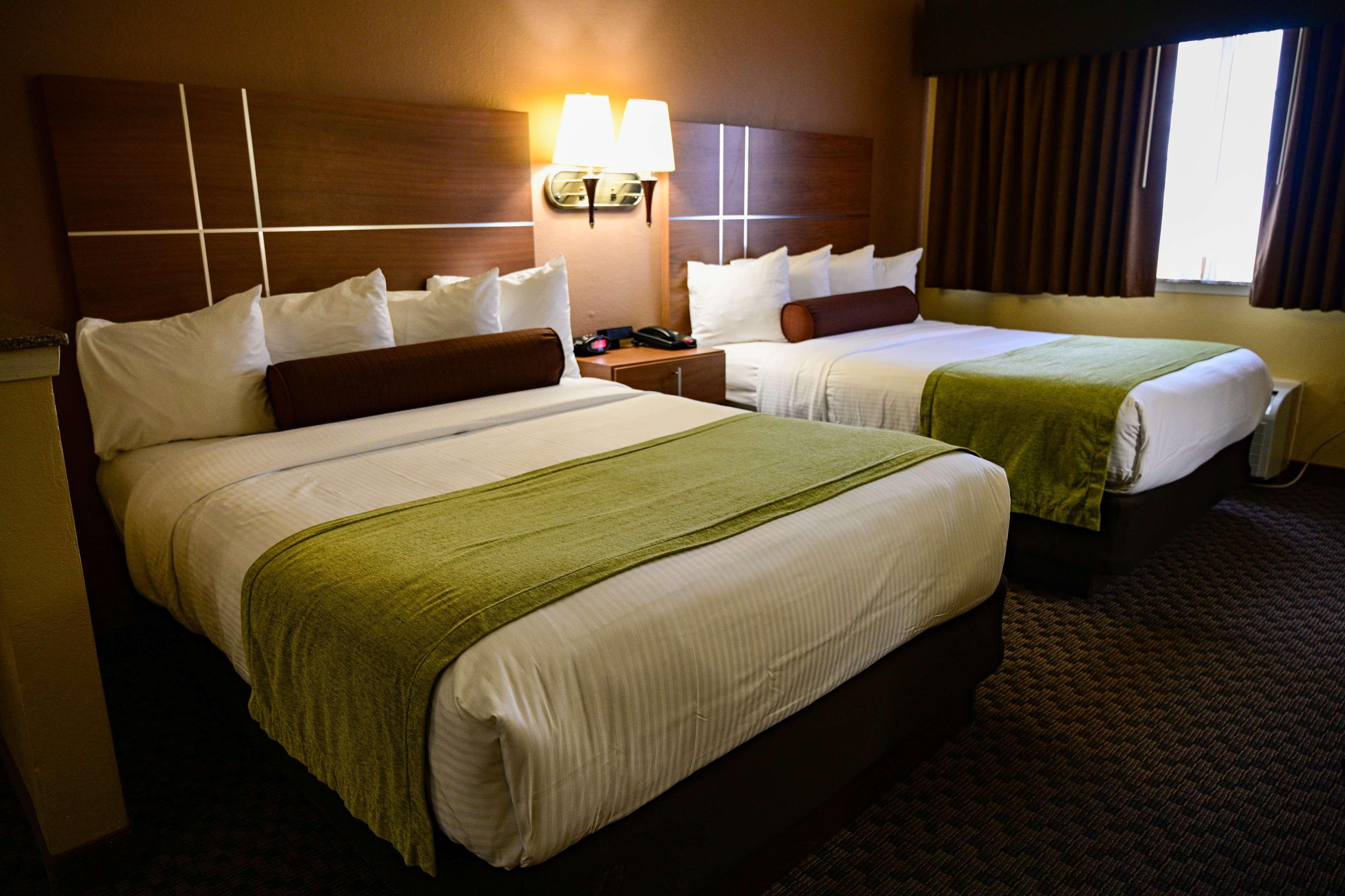 Best Western Plus Shamrock Inn & Suites מראה חיצוני תמונה